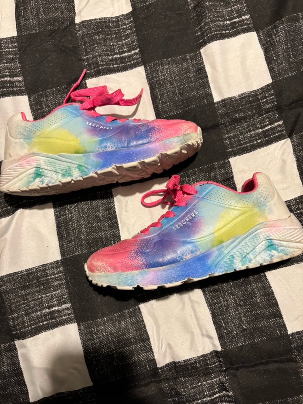Girls Sketchers Size 4
